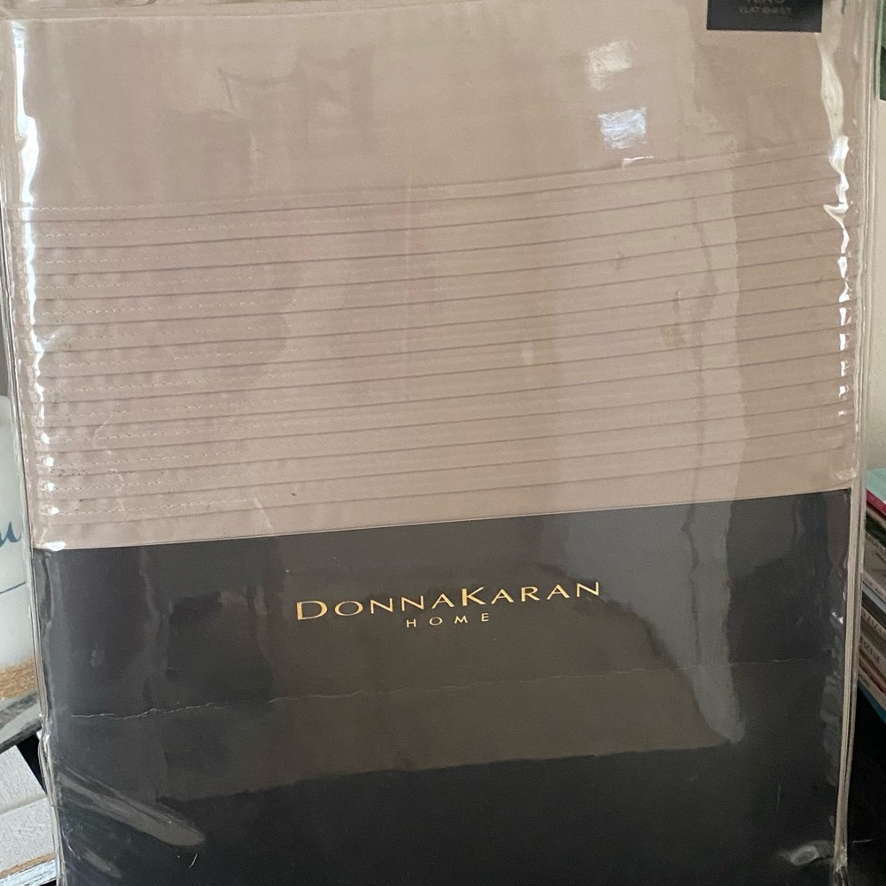 Donna Karan Home King Flat Sheet 400 TC Solid Cotton Sateen 112x108”Platinum Ash